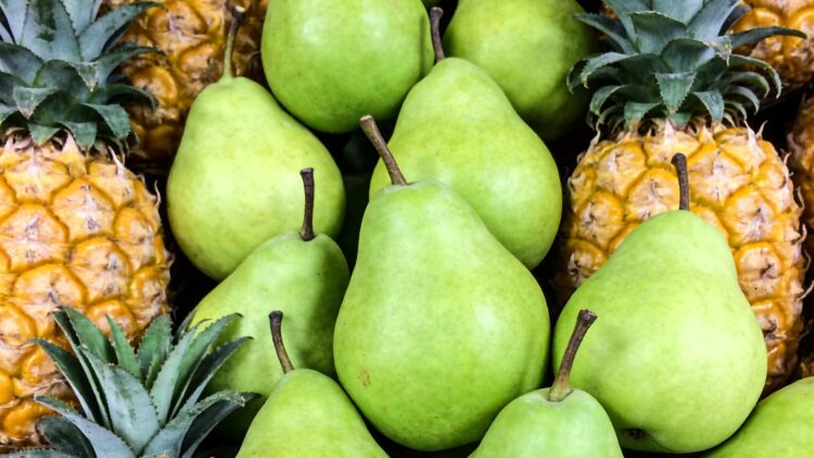Best Fruits for Daily Health Under $3 in Singapore (Yes, It’s Possible)